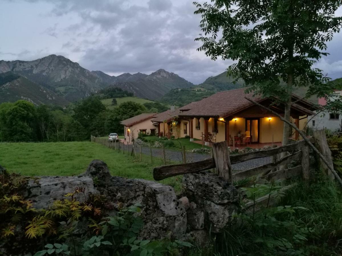 Casas Rurales Entrecastanos Onís Εξωτερικό φωτογραφία